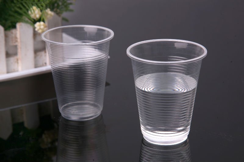 disposable plastic water glasses