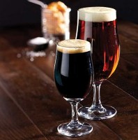 Pint & Half Pint Toughened Draft Stemmed Beer Glasses with beer