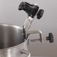Robot Coupe MP Pan Support attached to a pan